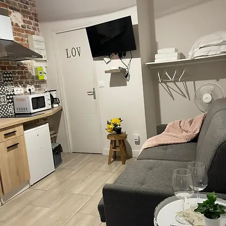 Apartment A Modern Situated Just A Few Steps From The Canal Saint Martin *